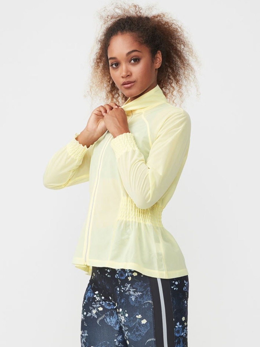 Röhnisch Sheer Run Jacket Powder Yellow