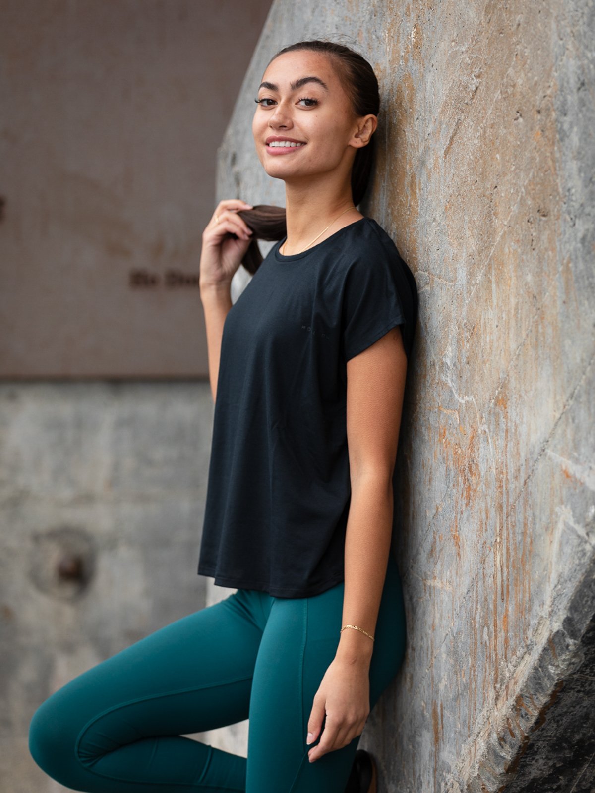 Röhnisch Split Back Tee Black