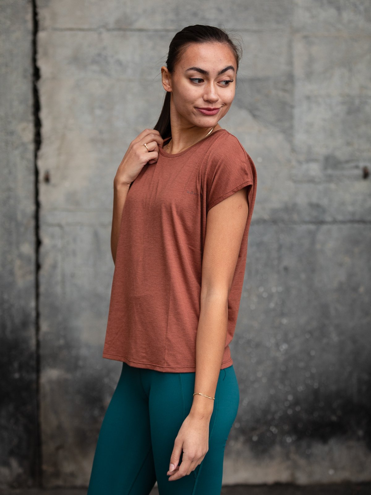 Röhnisch Split Back Tee Copper Brown