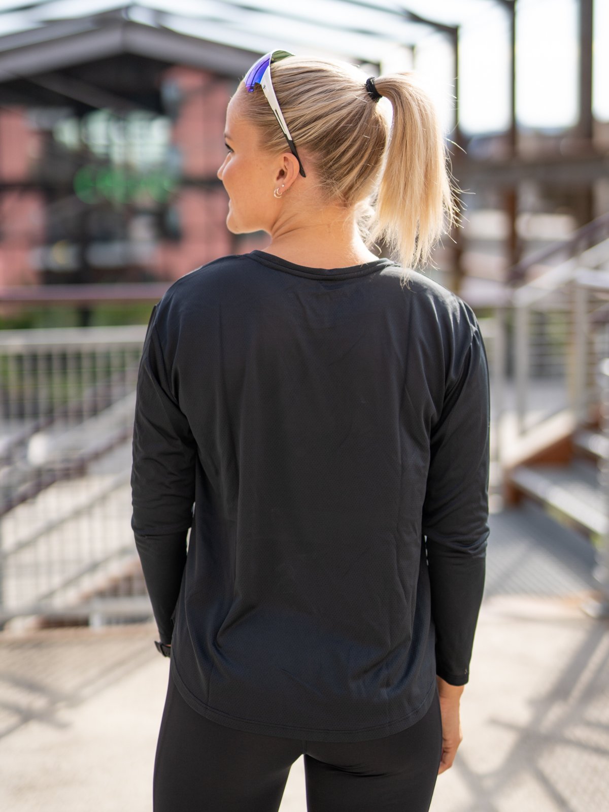 Röhnisch Ivy Loose Long Sleeve Get Inspired Exclusive Collection: Svart