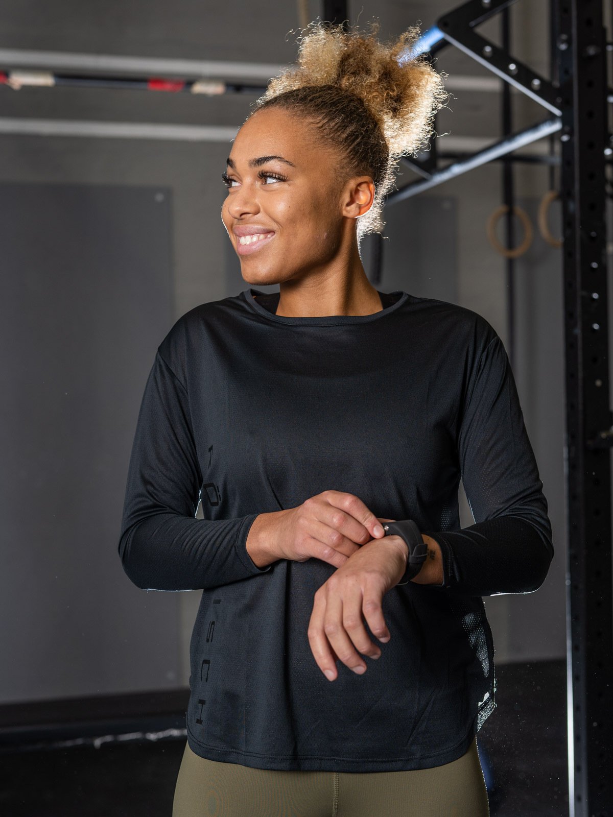 Röhnisch Ivy Loose Long Sleeve Get Inspired Exclusive Collection: Svart