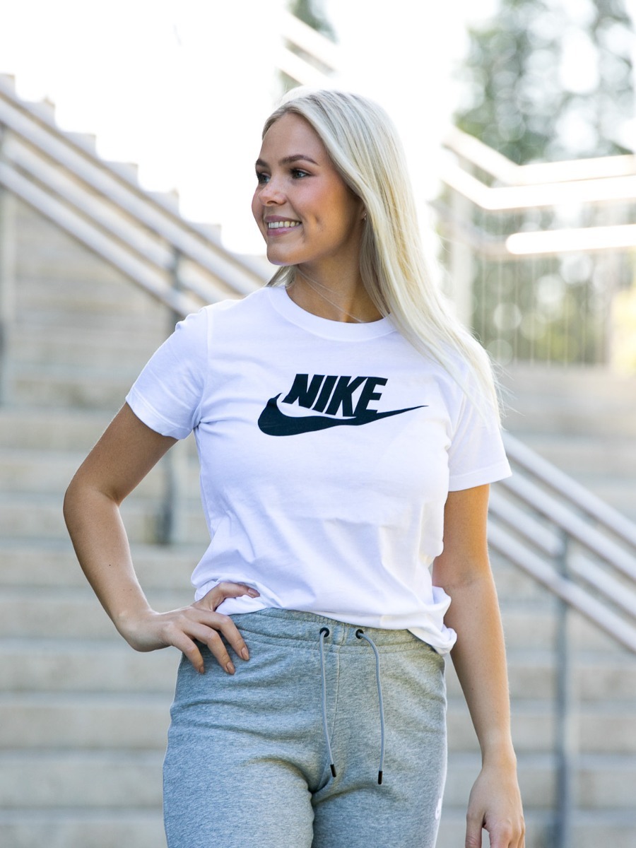 Nike Essential Tee White/ Black