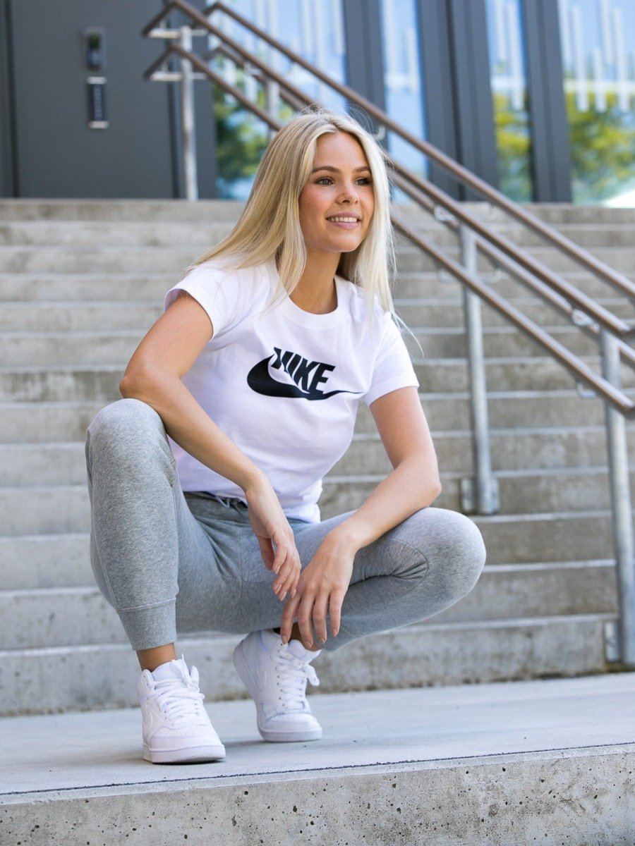 Nike Essential Tee White/ Black