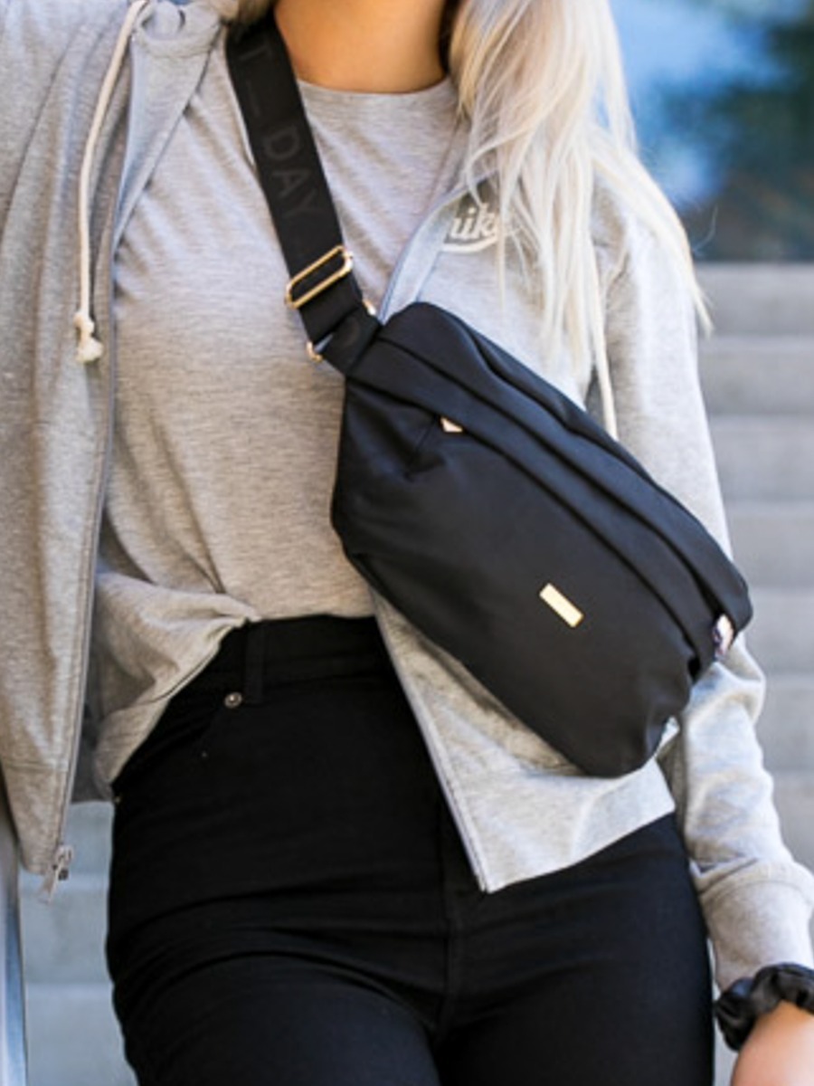 DAY ET Day Logo Band Tone Bum Black