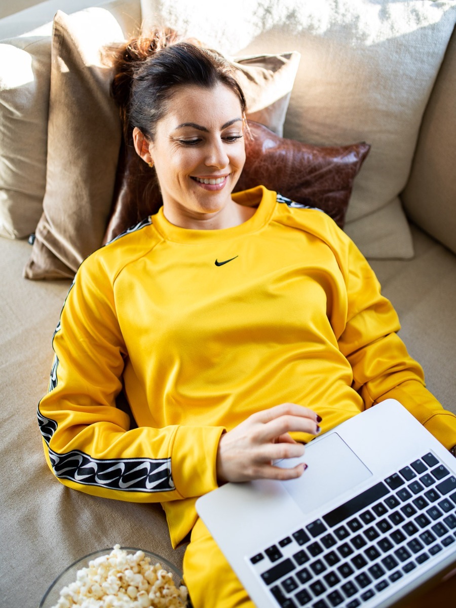 Nike Sportswear Crew Logo Tape Dark Sulfur