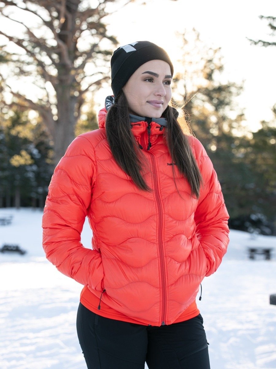 Peak Performance Helium Hood Jacket Super Nova