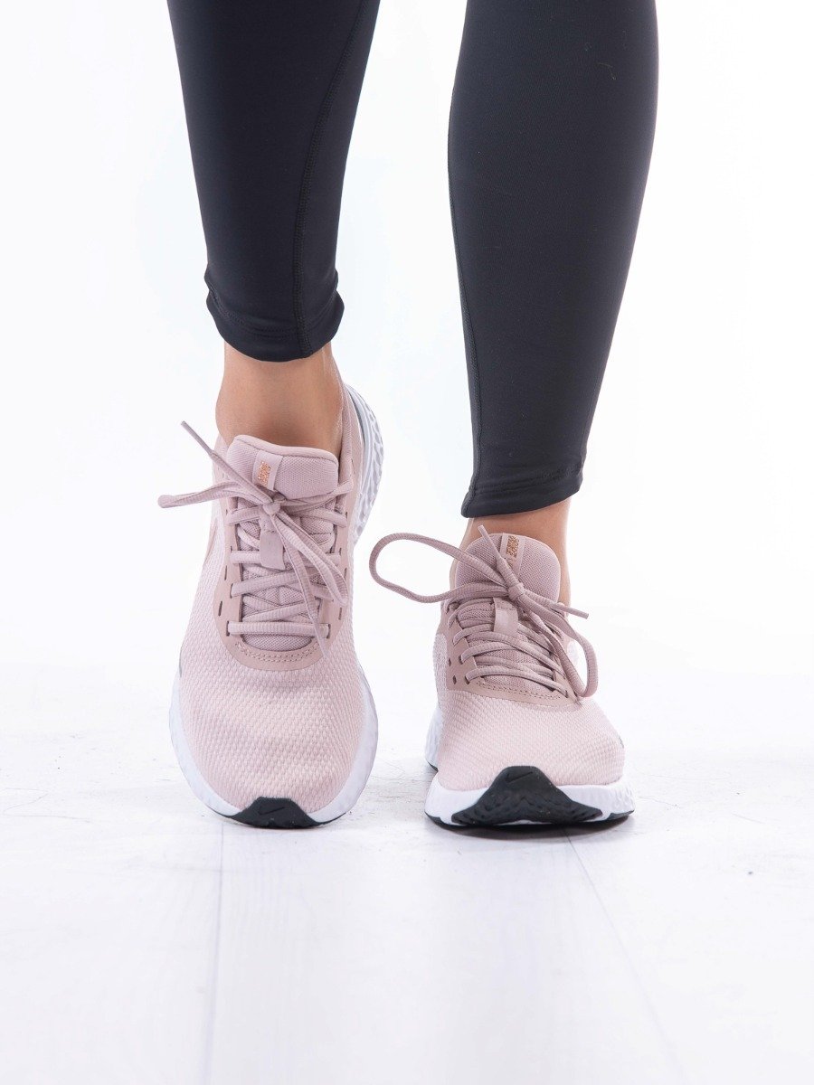 Nike Revolution 5 Barely Rose