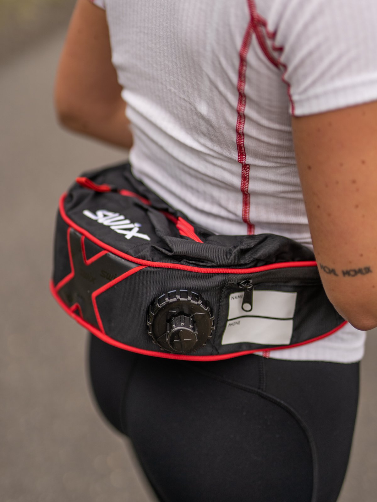 Swix Insulated Drink Belt Svart og rød