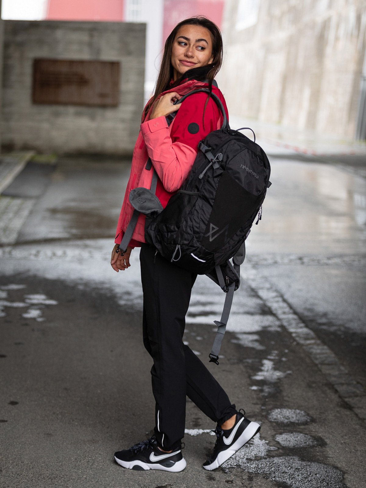 Twentyfour Flåm Ryggsekk 25L Sort