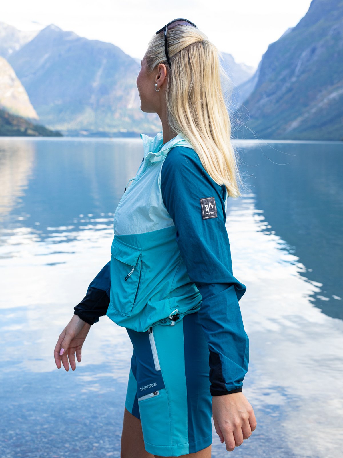 Twentyfour Flåm Light Anorakk Isblå