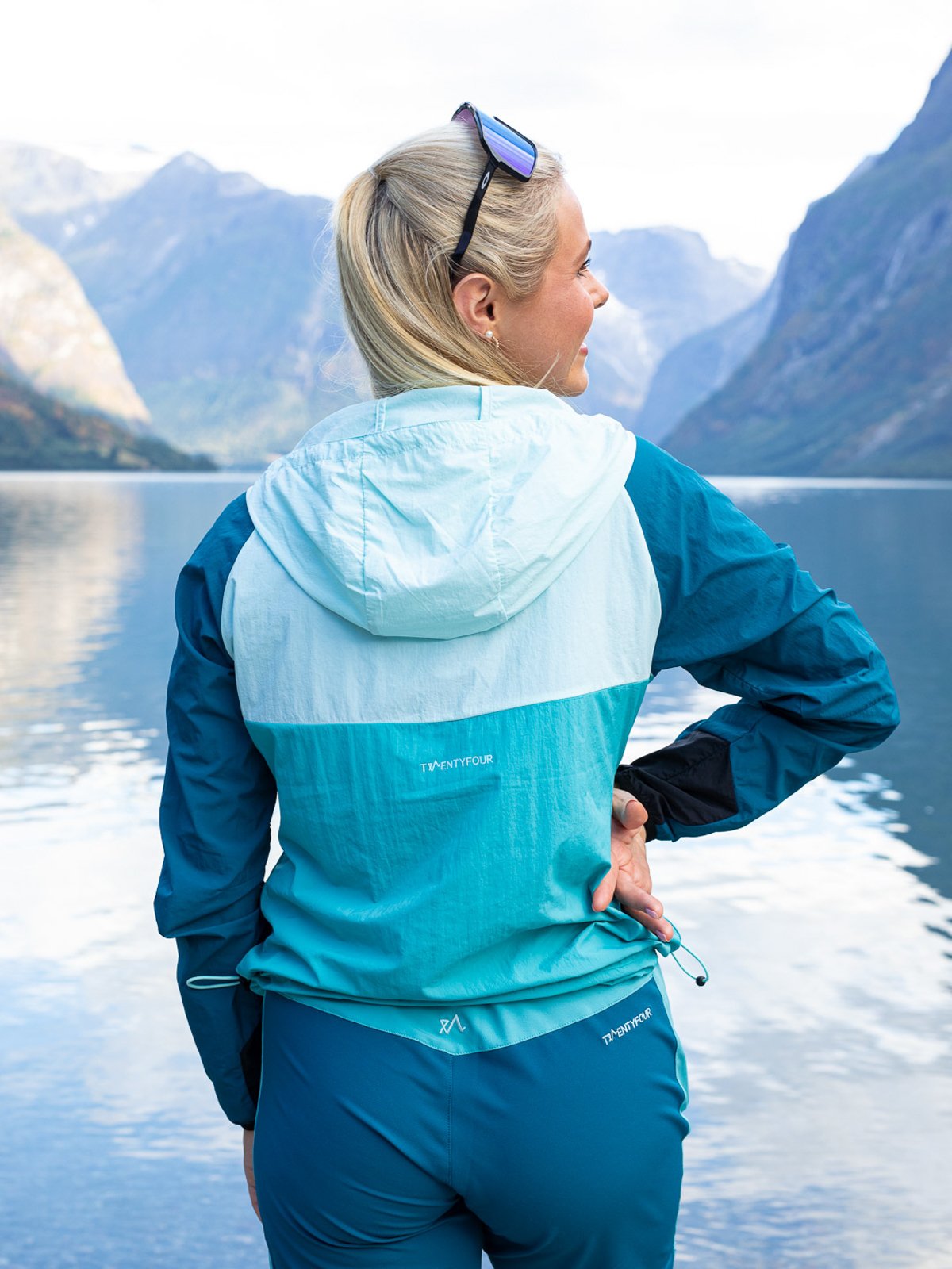 Twentyfour Flåm Light Anorakk Isblå