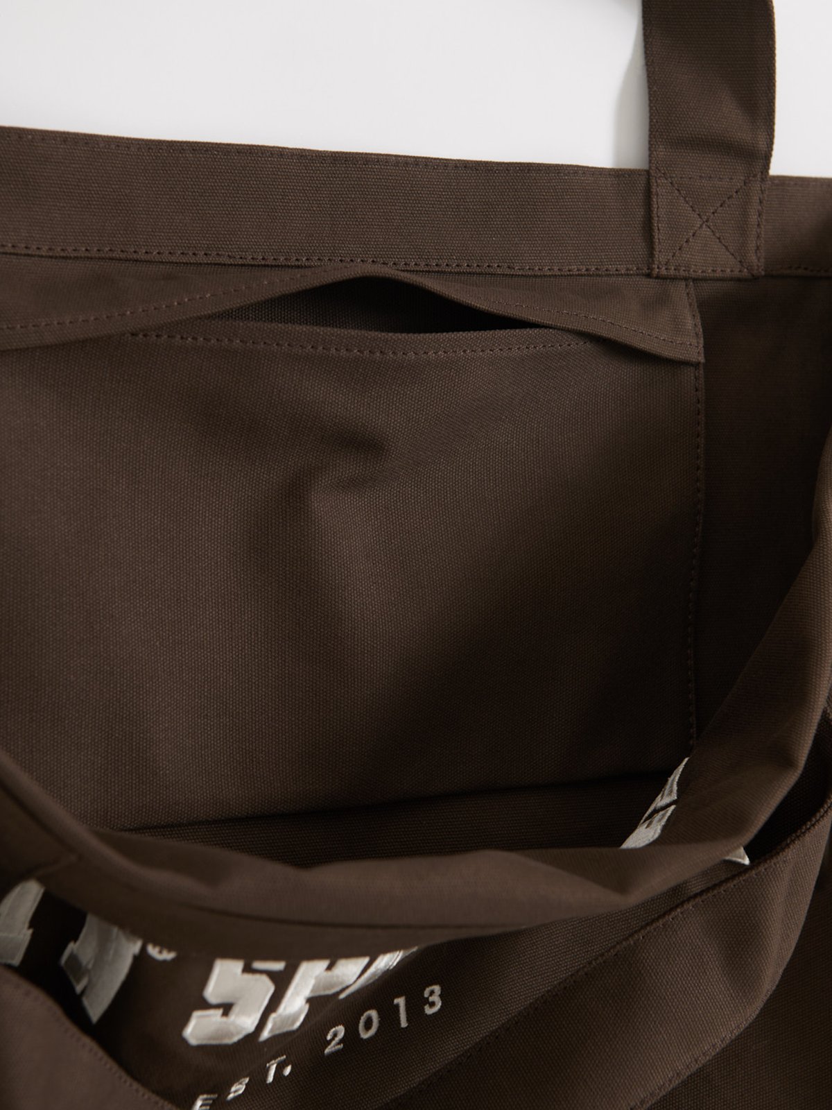 Aim'n Varsity Canvas Tote Bag Chocolate