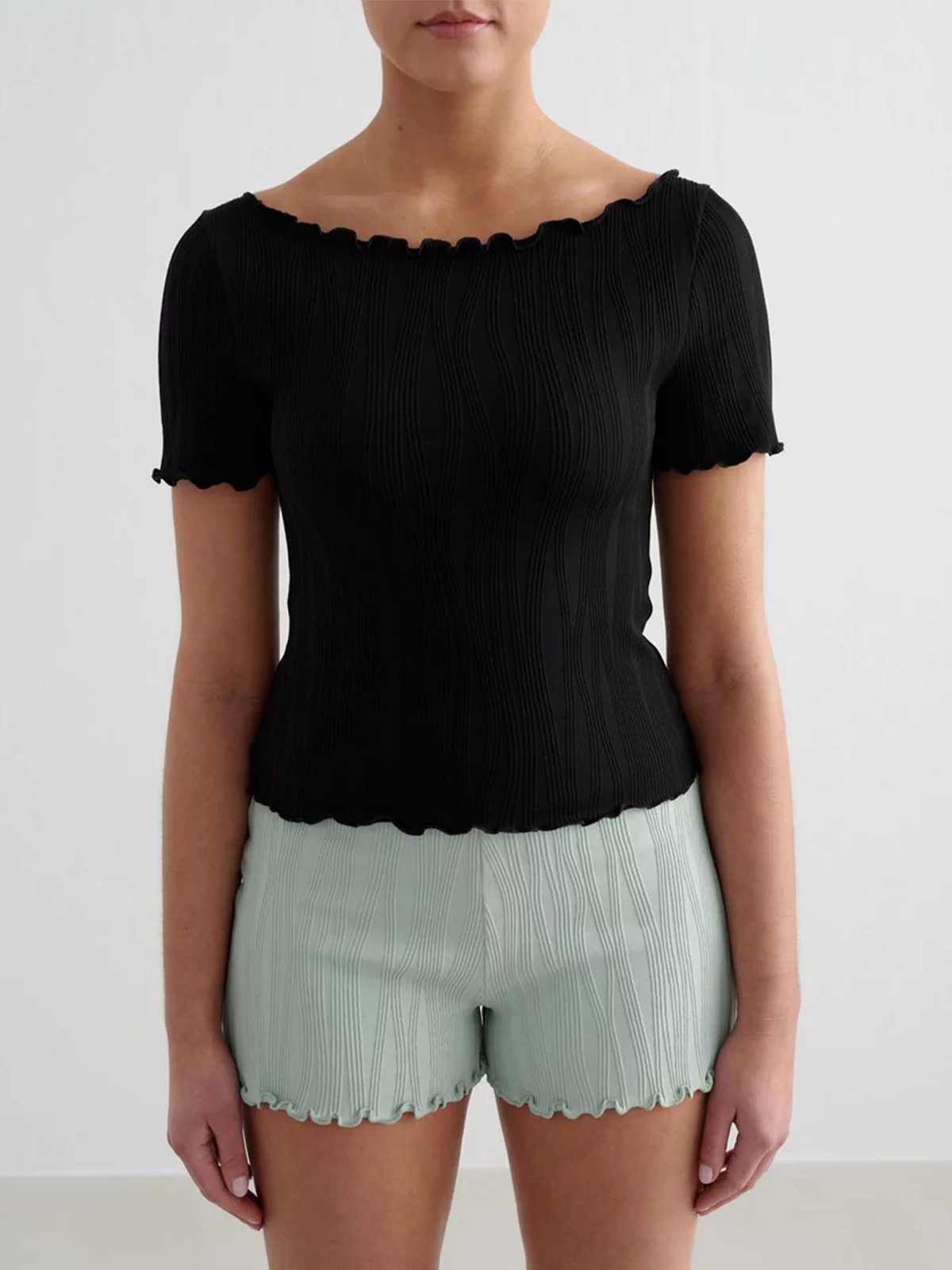 Aim'n Tulip Short Sleeve Top Black