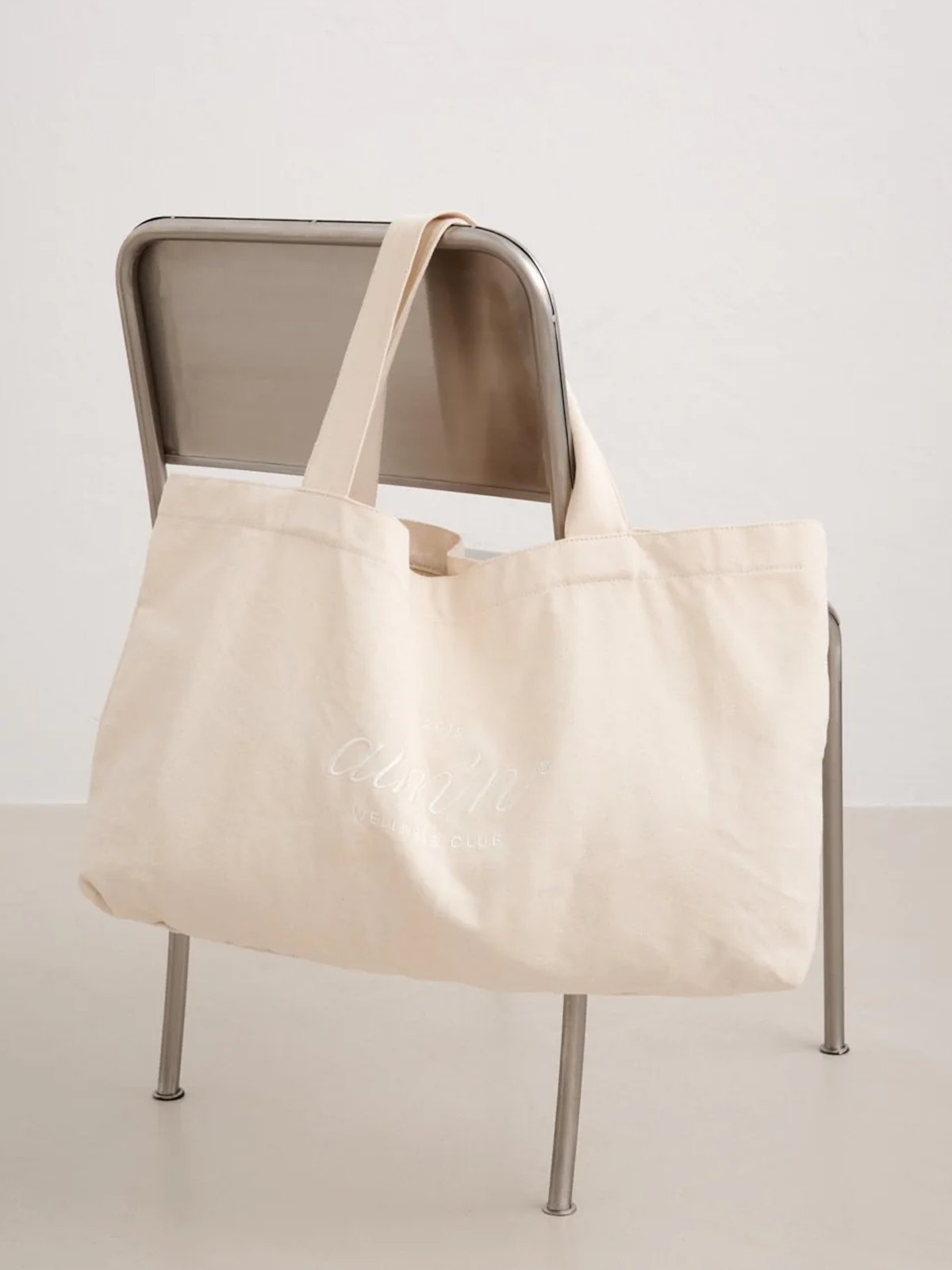 Aim'n Club Tote Sand
