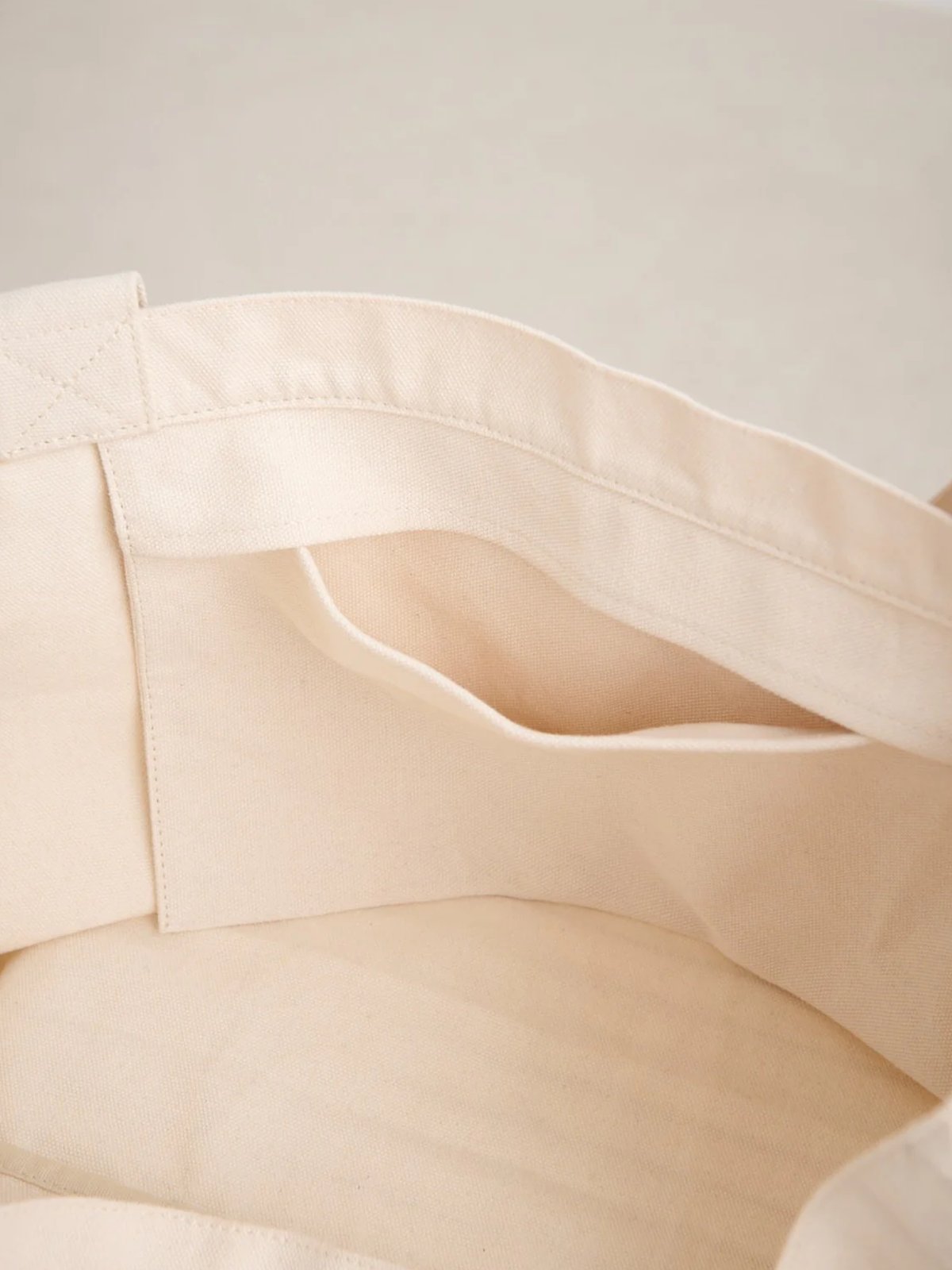 Aim'n Club Tote Sand