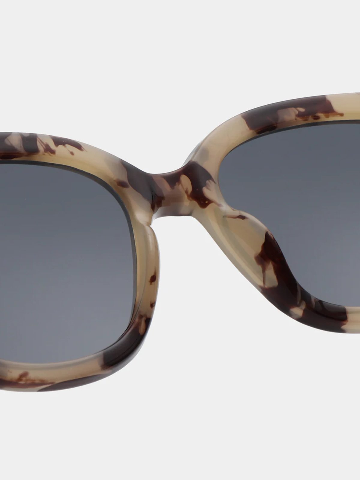 A. KJÆRBEDE Billy Hornet