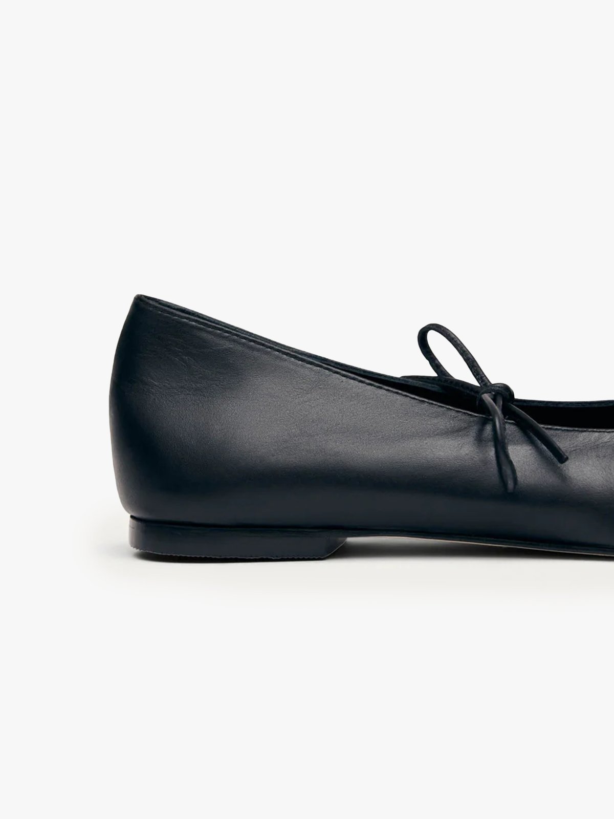 Alohas Sway Leather Ballet Flats Black