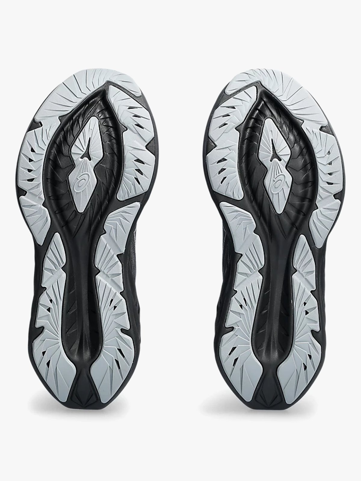 ASICS Novablast 4 Black / Graphite Grey