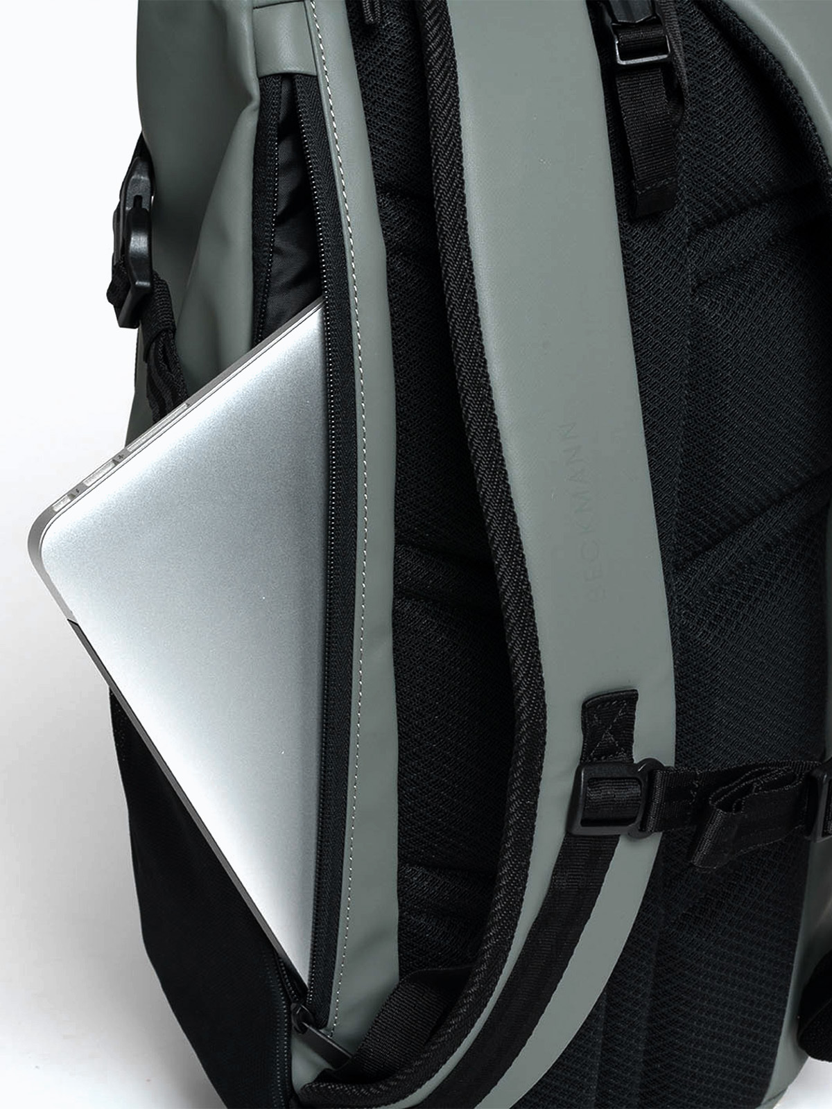 Beckmann Street light 22L Green