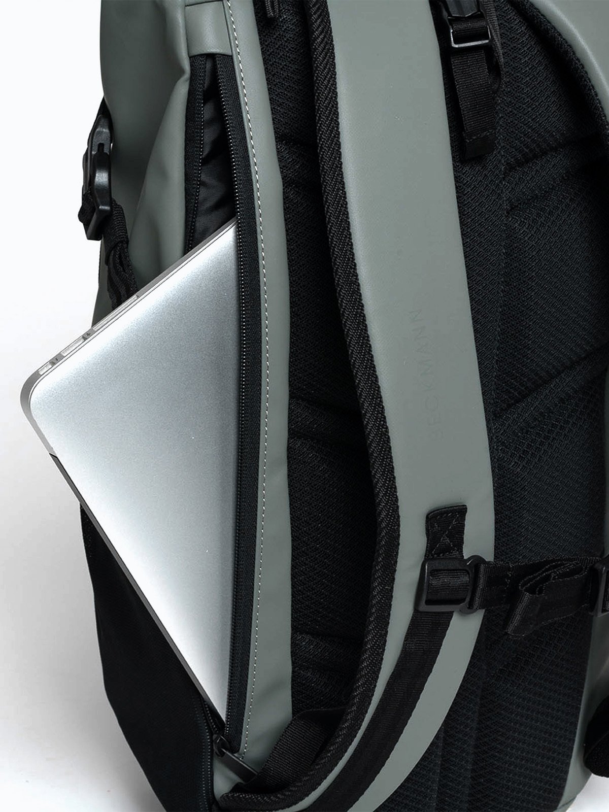 Beckmann Street light 22L Green