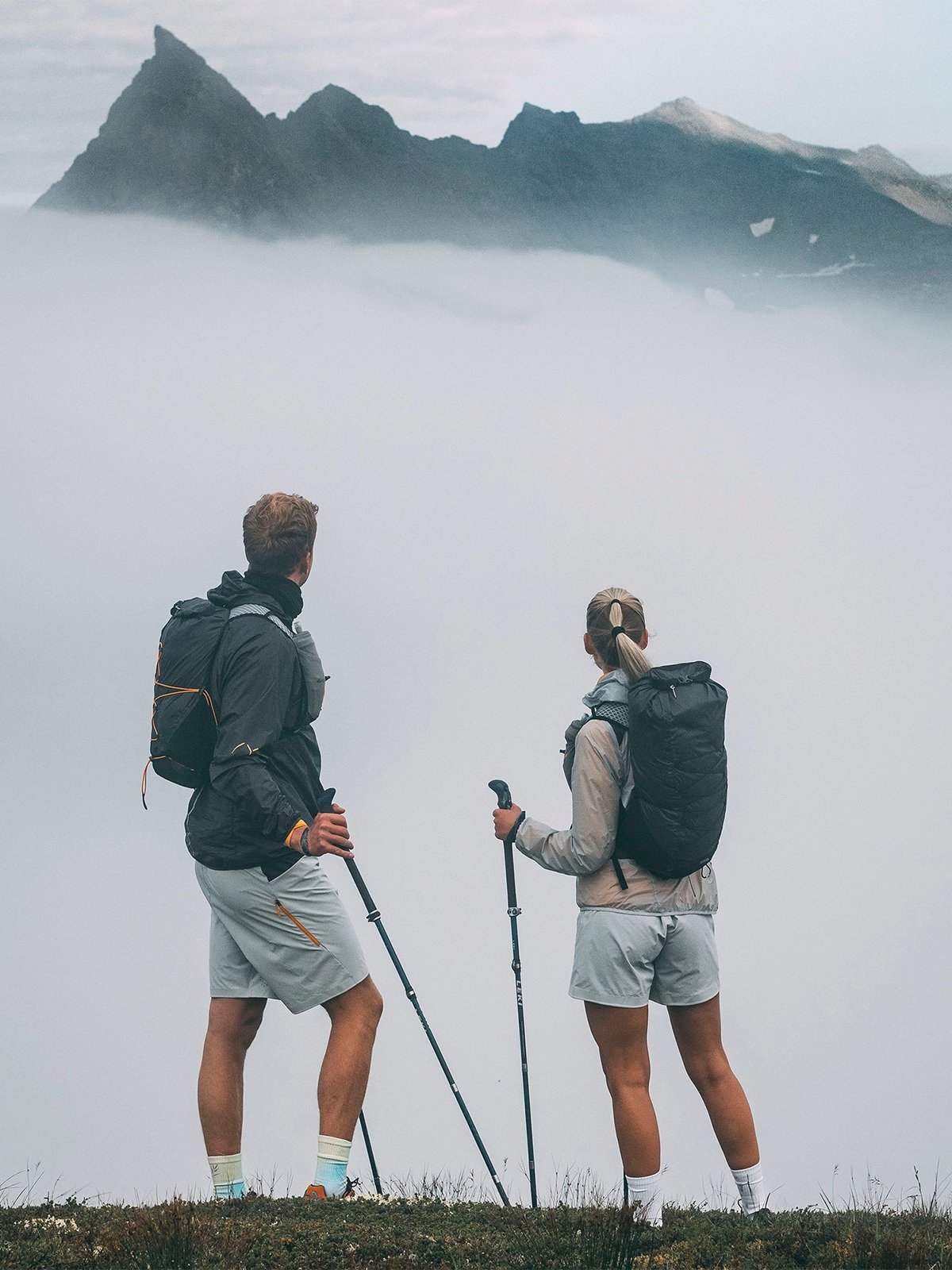 Bergans Y LightLine Fastpack Dark Shadow Grey