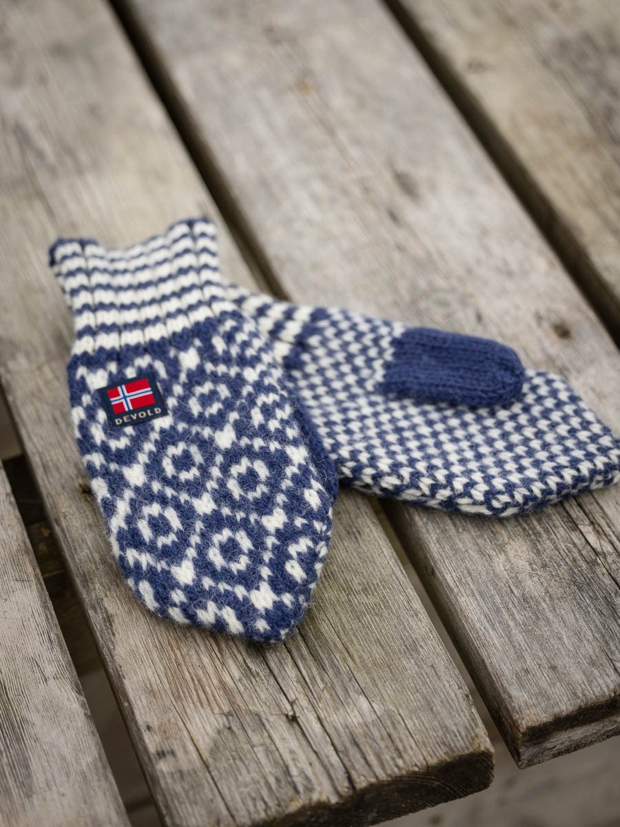Devold Svalbard Mitten Blå