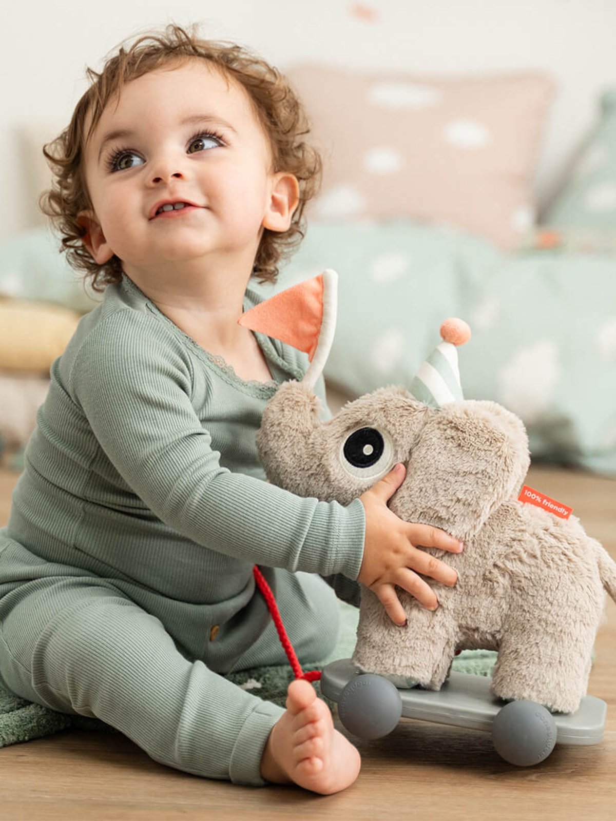 Done by Deer Pull along 2-in-1 toy Elphee Sand