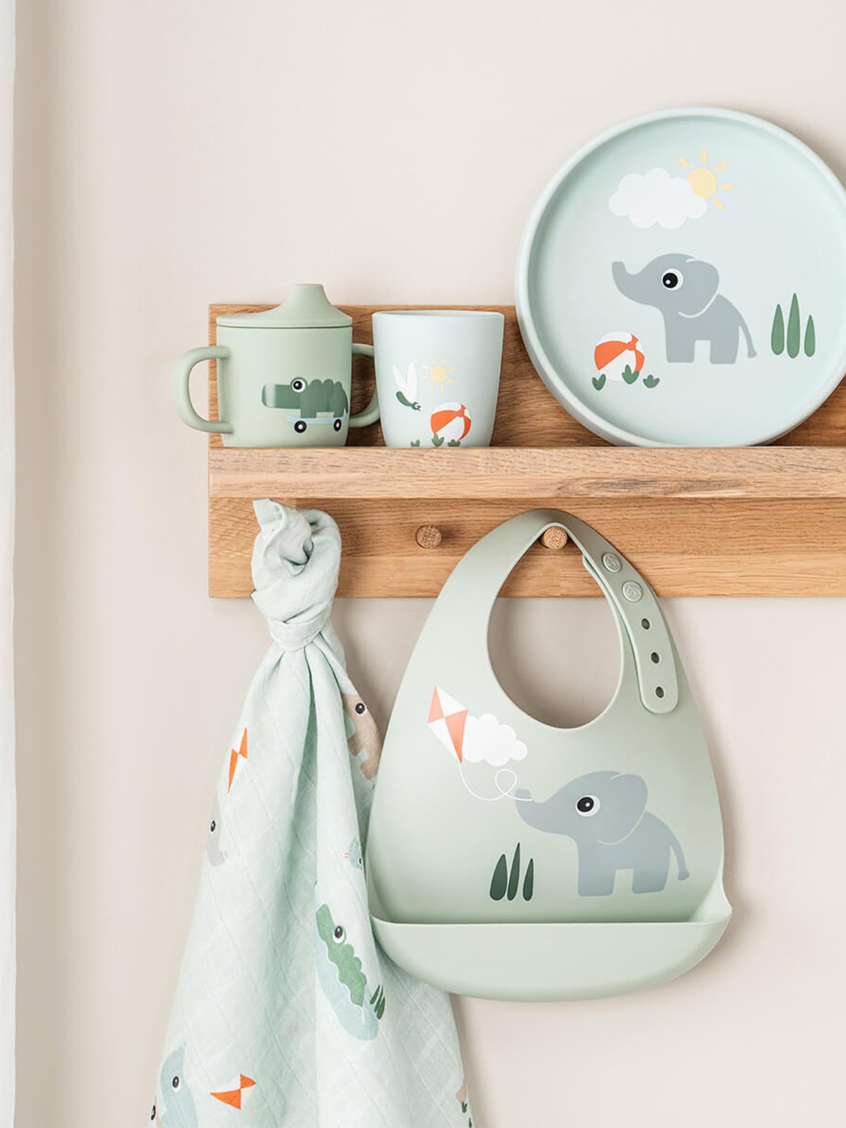 Done by Deer Silicone bib Playground Green