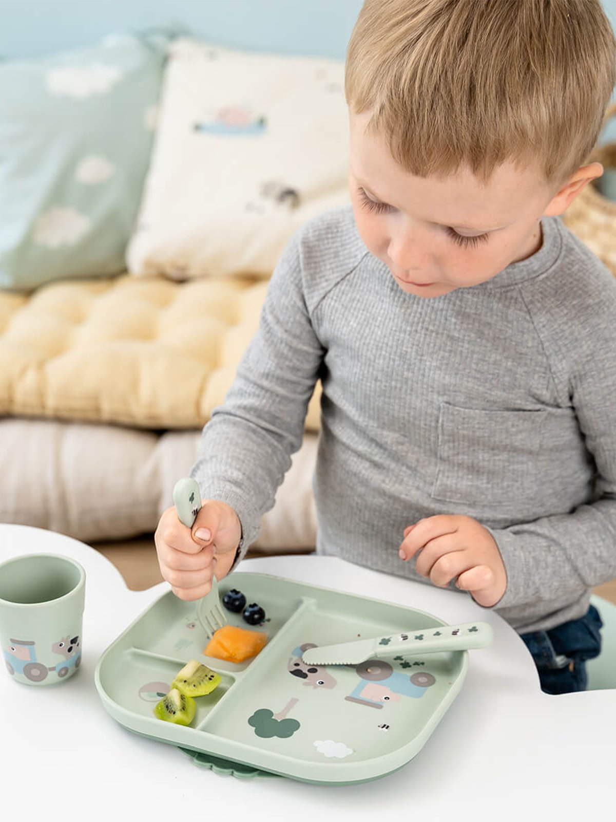 Done by Deer Foodie dinner set w/suction Tiny farm Green