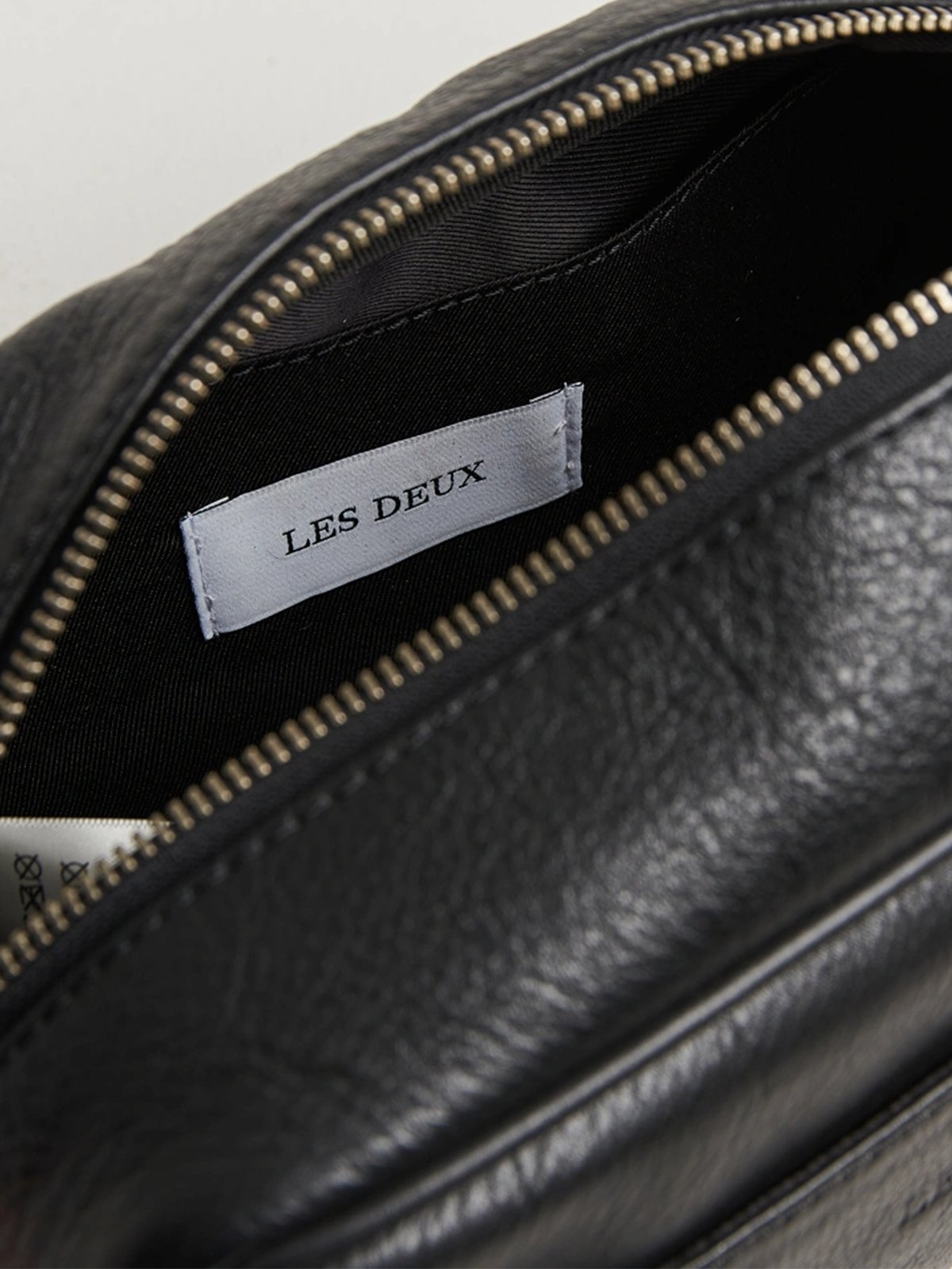 Les Deux Leather Wash Bag Black