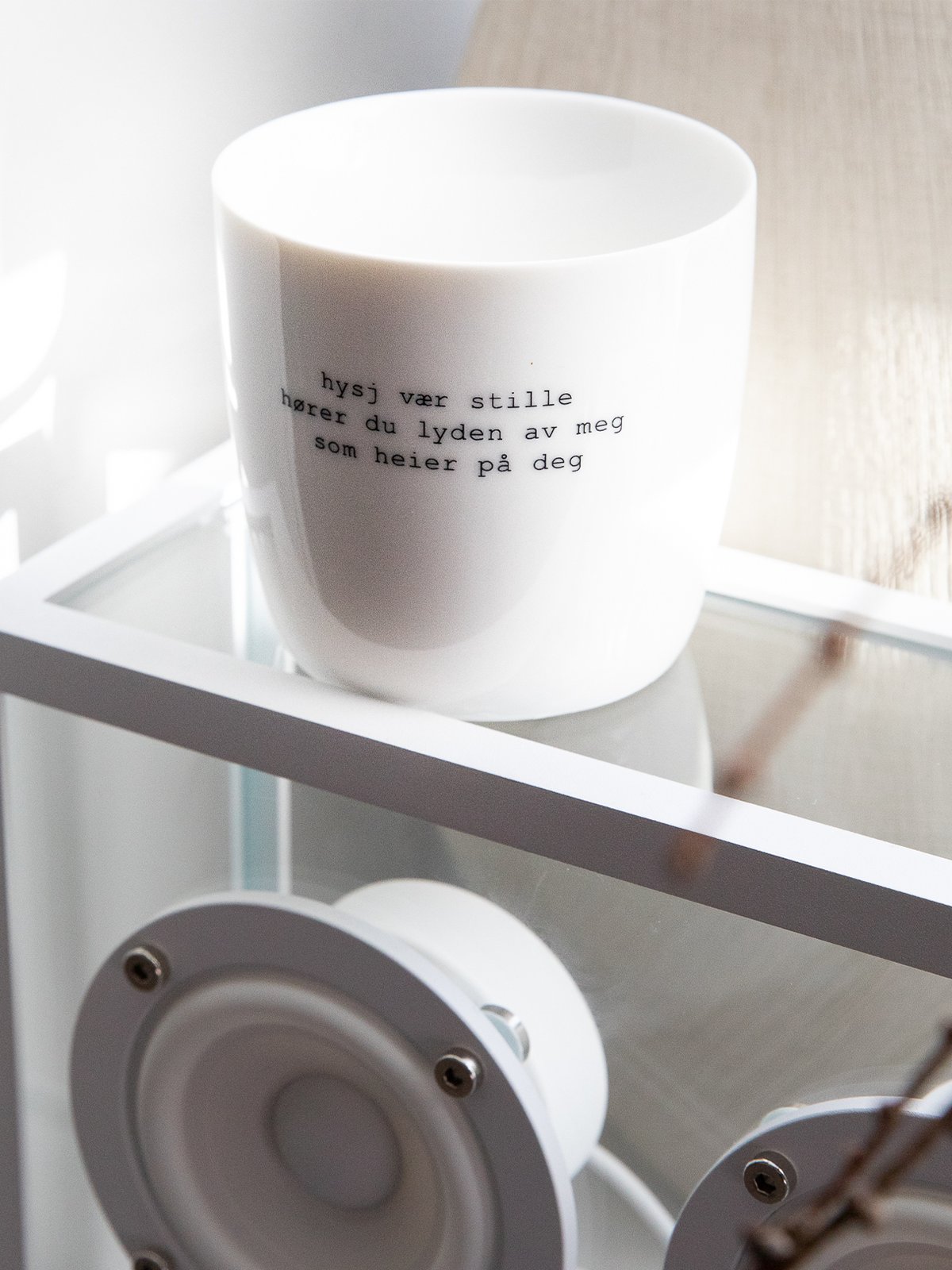 Sögne Krus Trygve Skaug Hvit Hysj Vær Stille Hvit