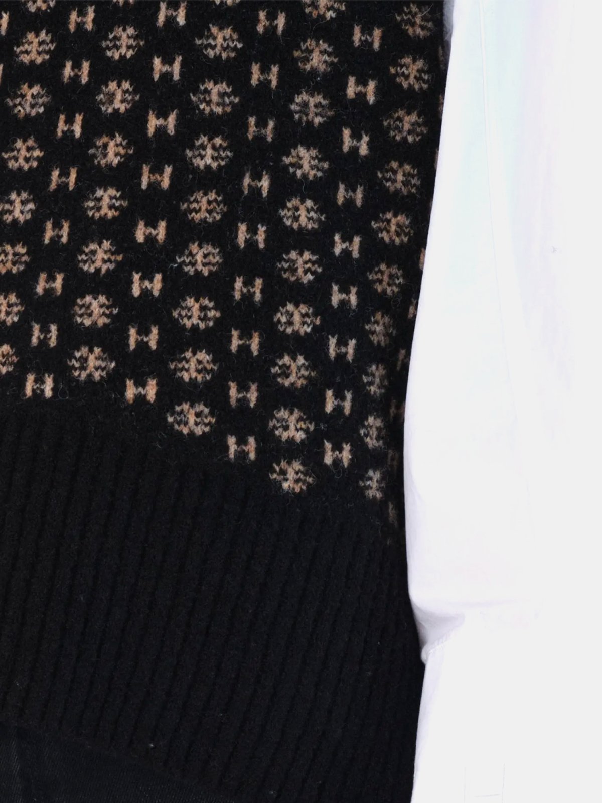 Hést Logo Vest Black