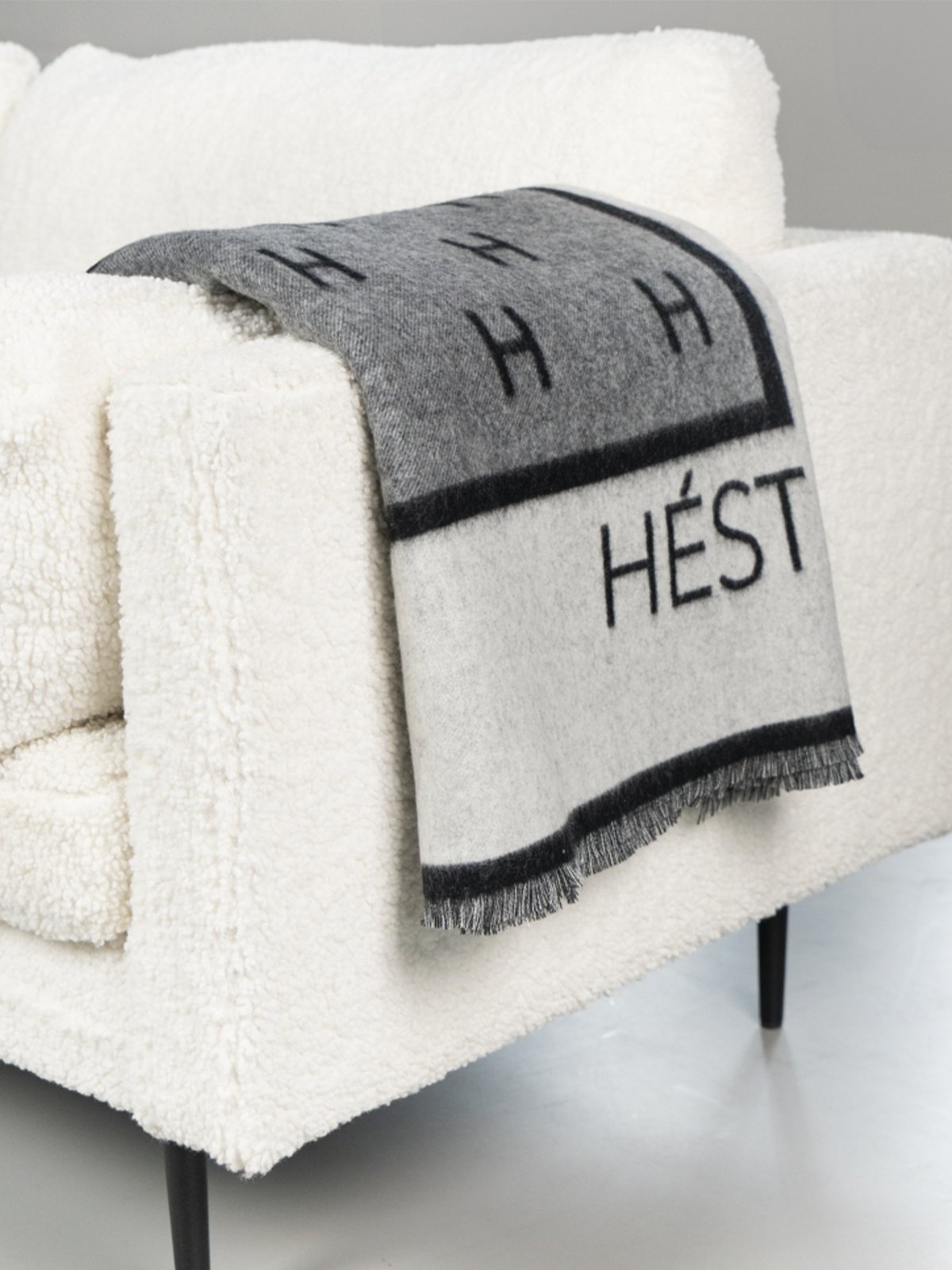 Hést Manon Blanket Jet Black