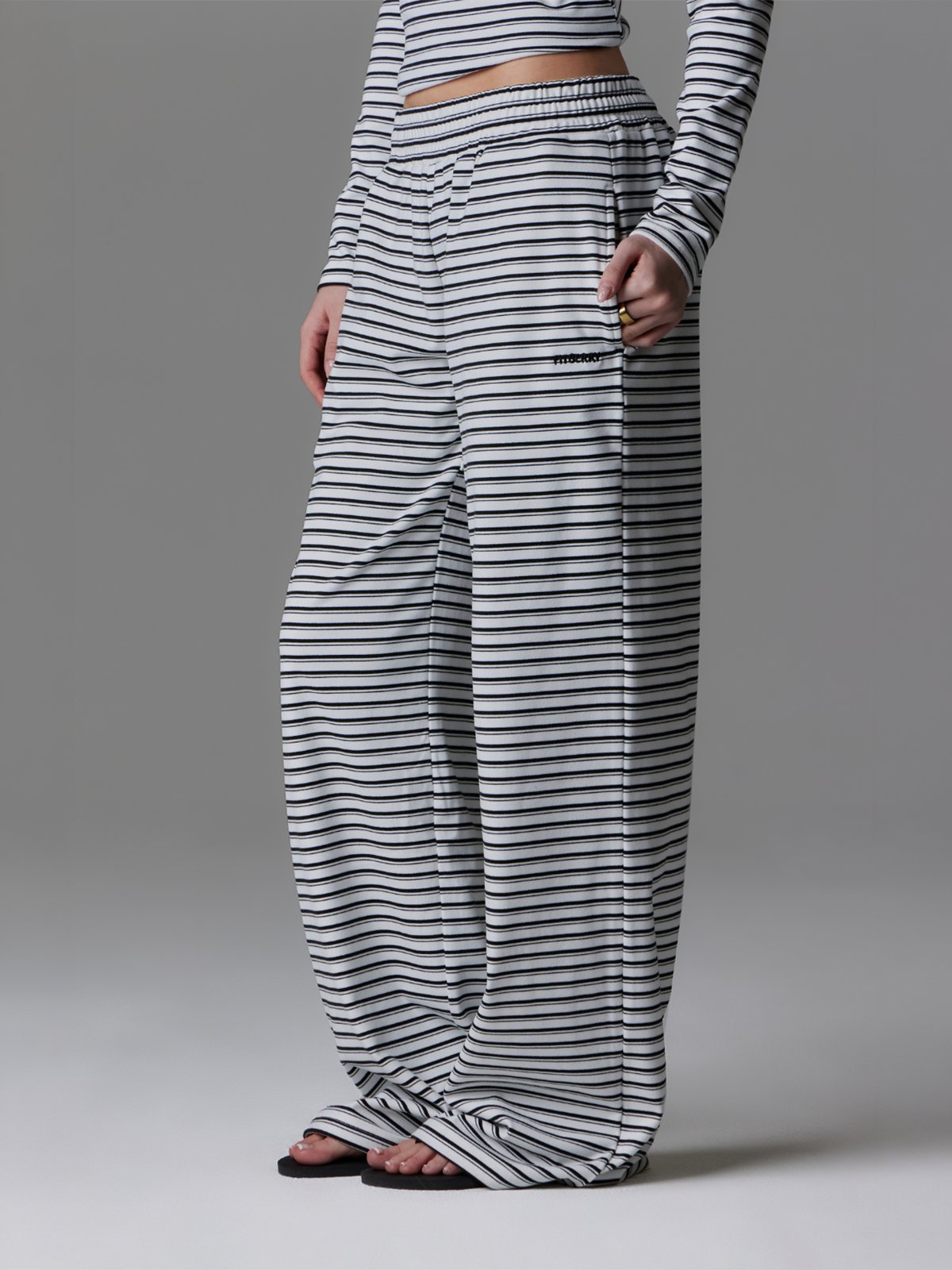 Fitberry Palmer Soft Stripe Wide Leg Pants White / Black