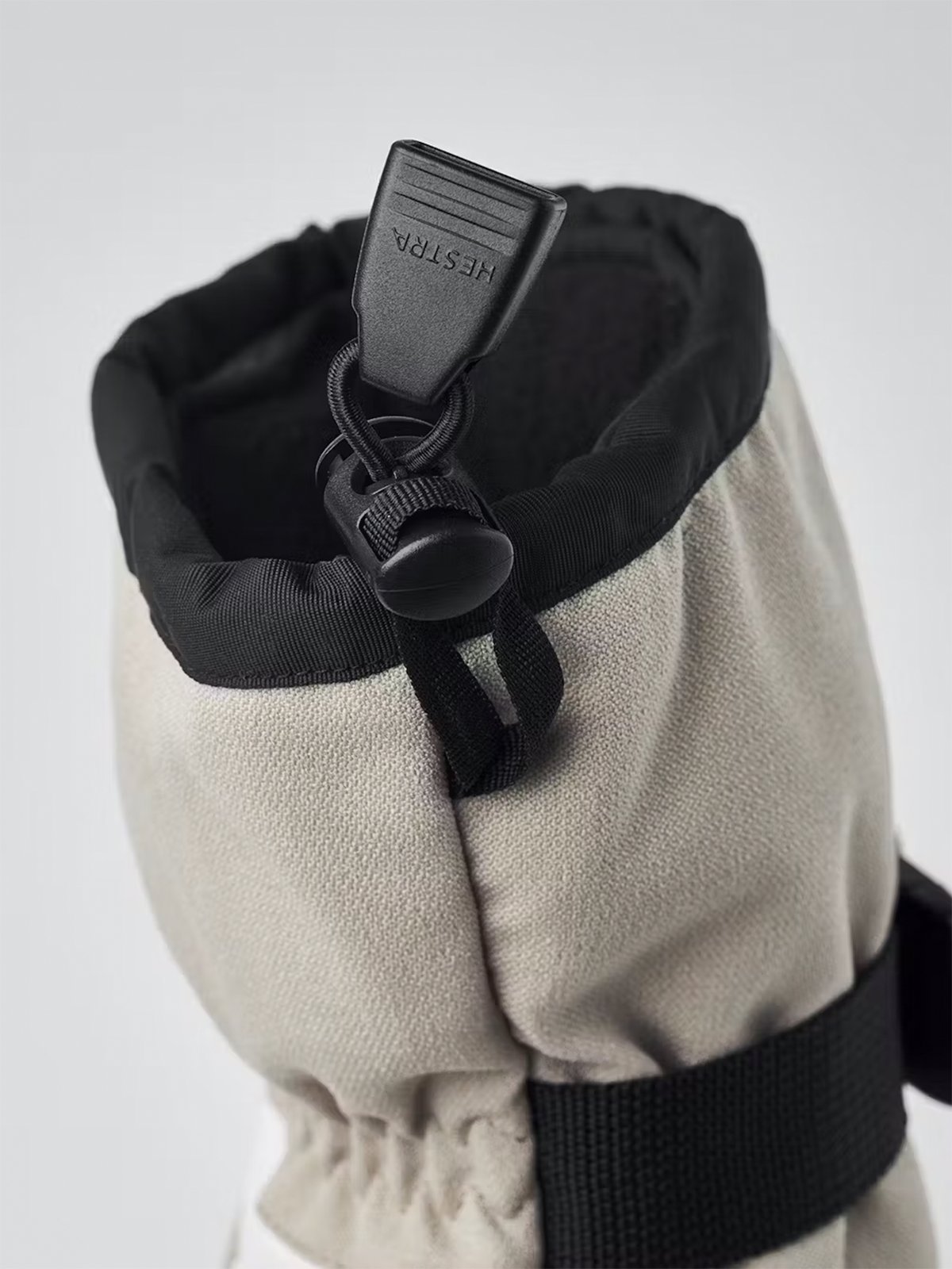 Hestra Powder Gauntlet Mitt Beige