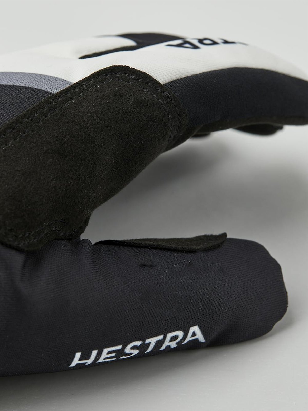 Hestra Tracker Junior 5 finger Black