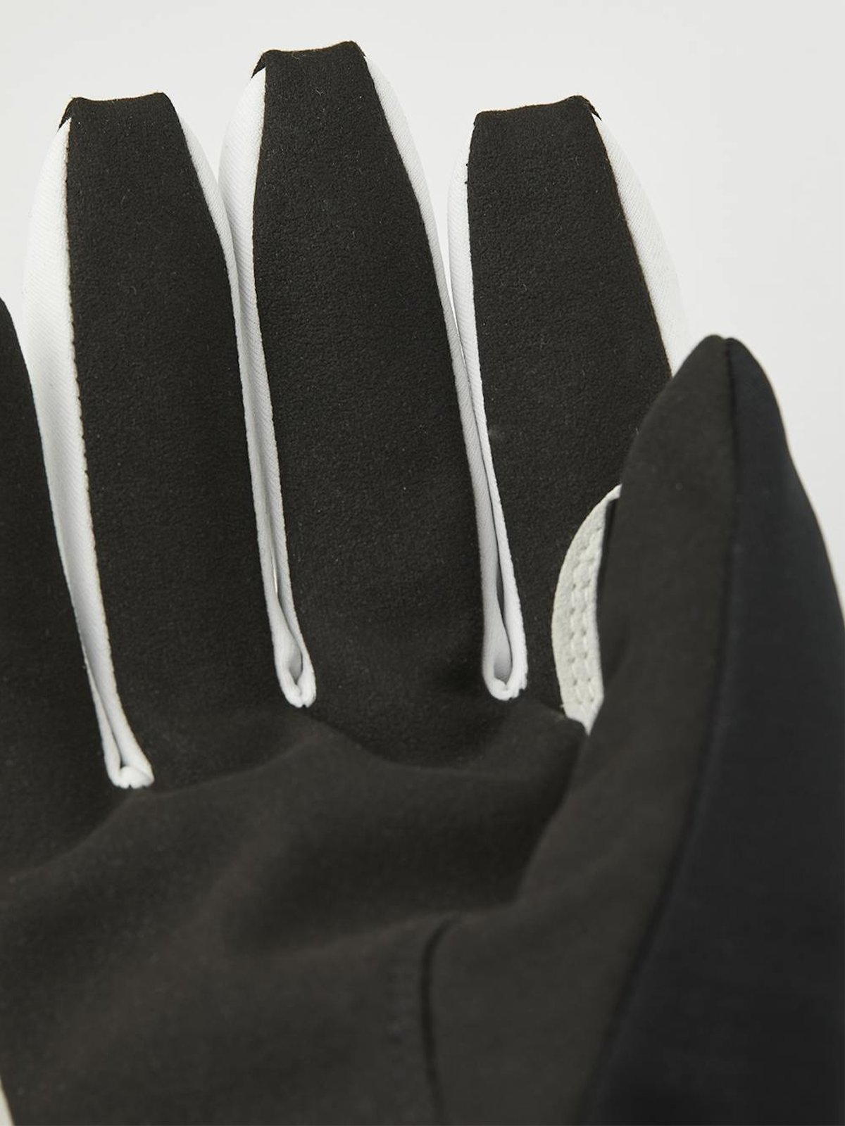Hestra Windstopper Race Tracker Black