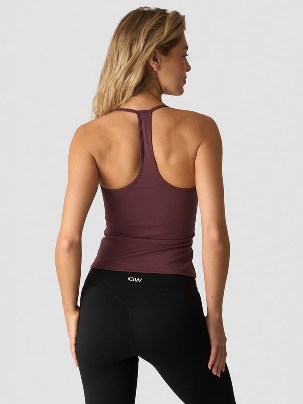 ICIW Nimble Strappy Tank Top Dull Berry Red
