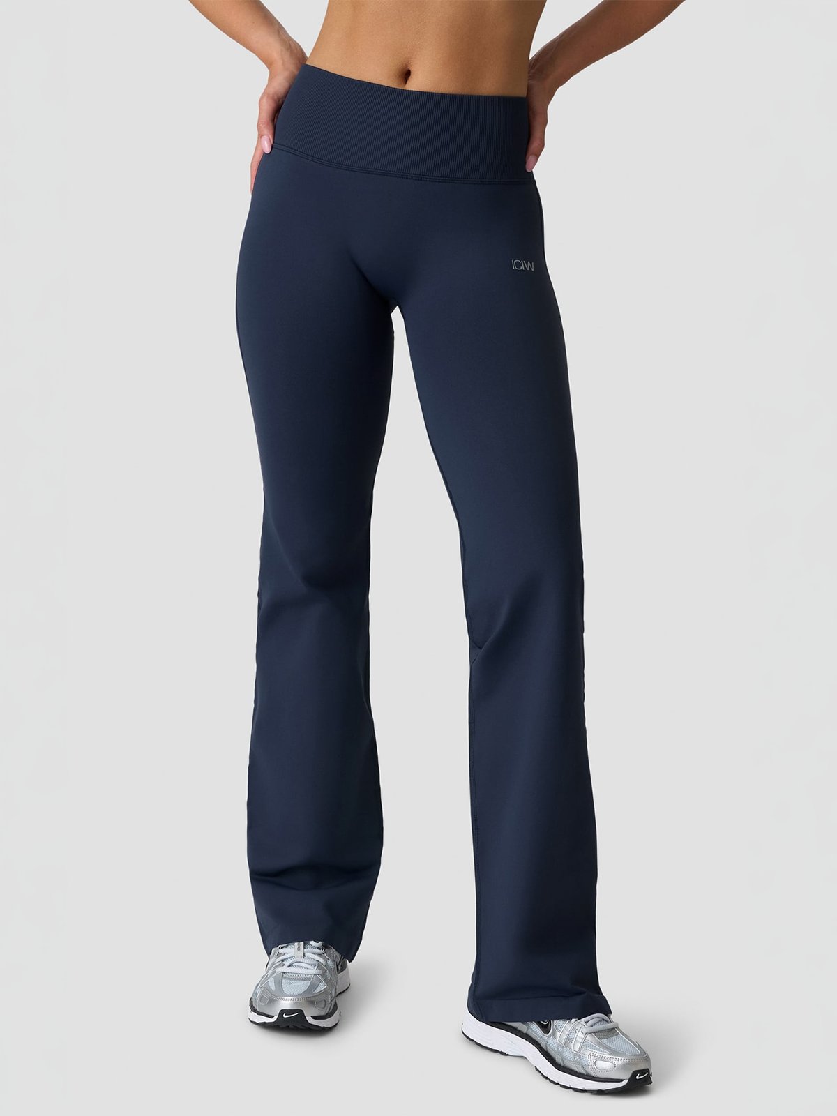 ICIW Define Seamless Straight Pants Midnight Blue