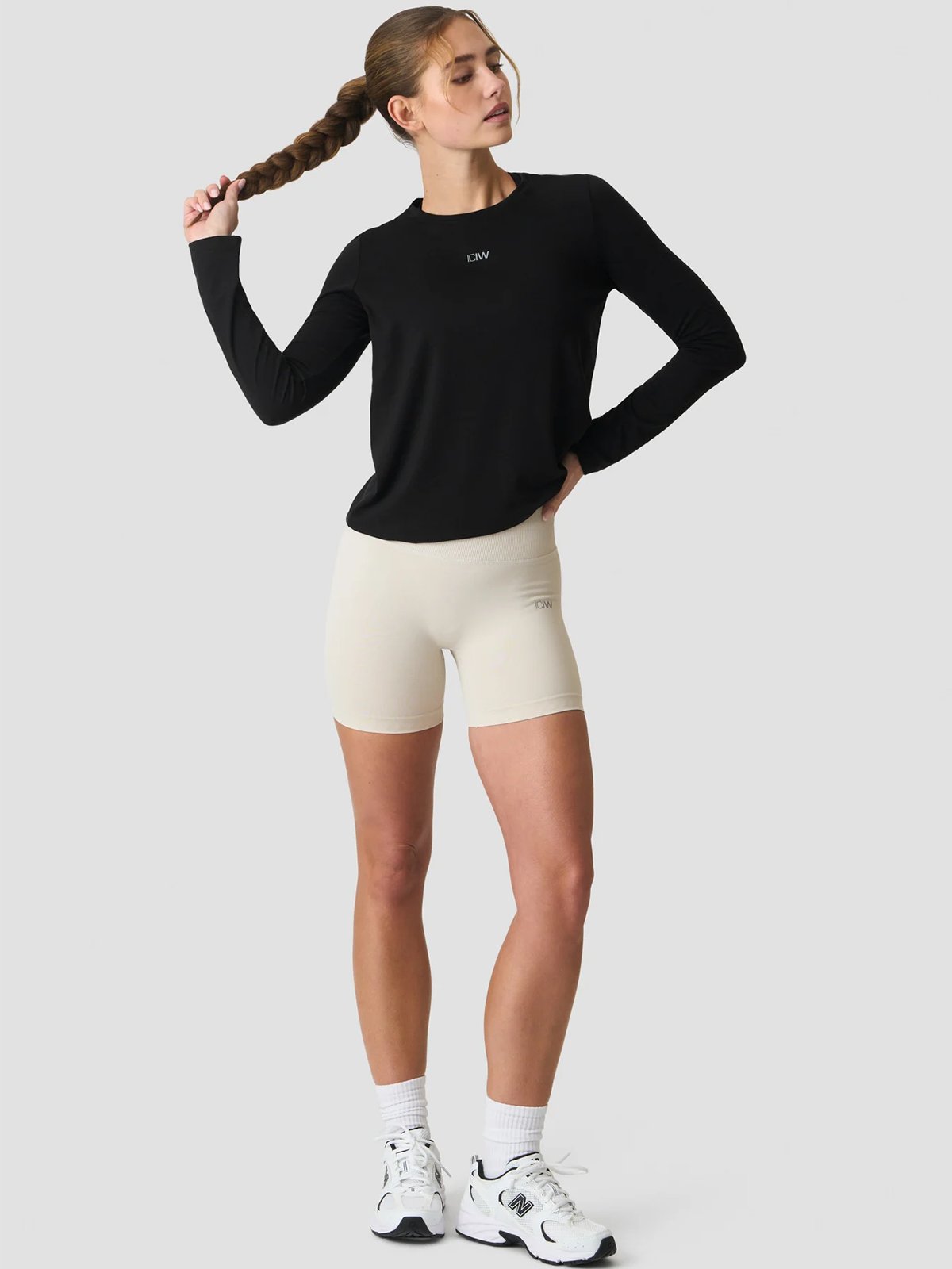 ICIW Define Loose Long Sleeve Black