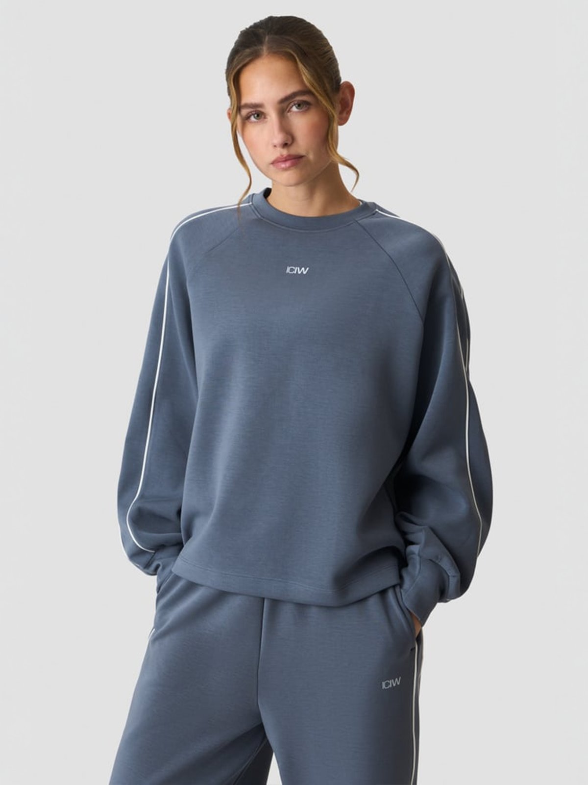 ICIW Contrast Crew Neck Misty Blue