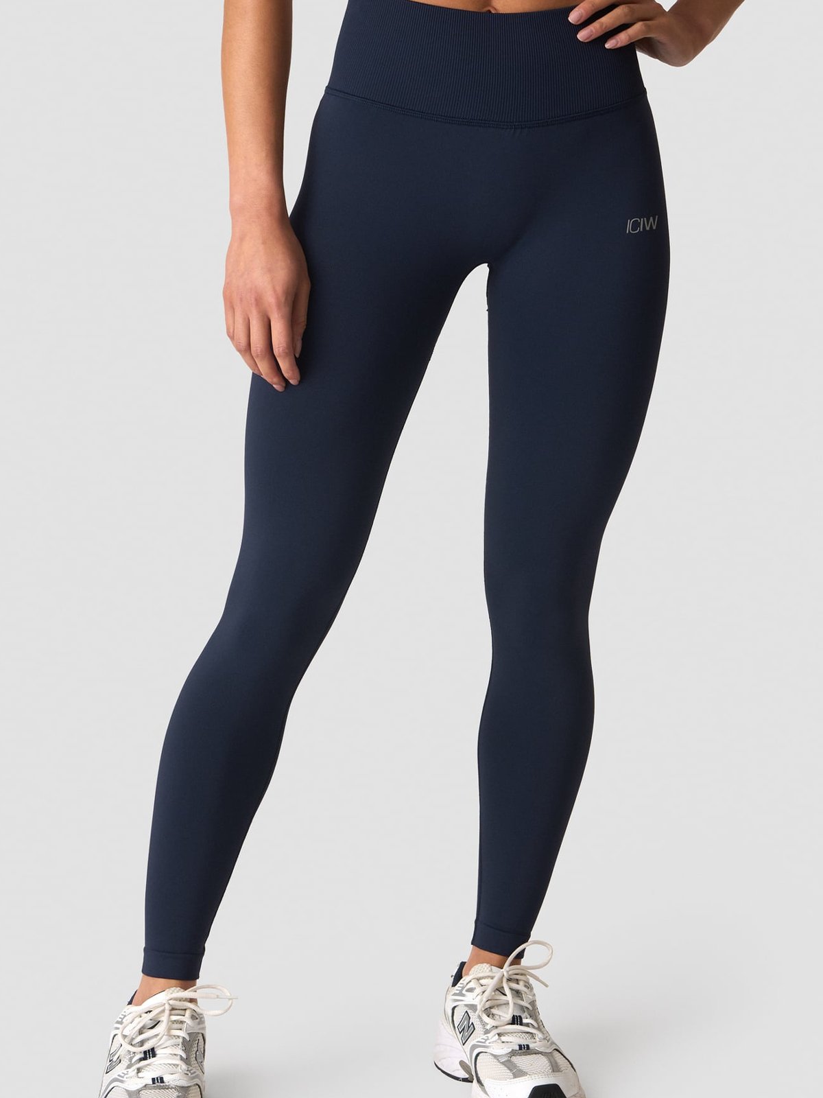 ICIW Define Seamless V-Shape Tights Midnight Blue