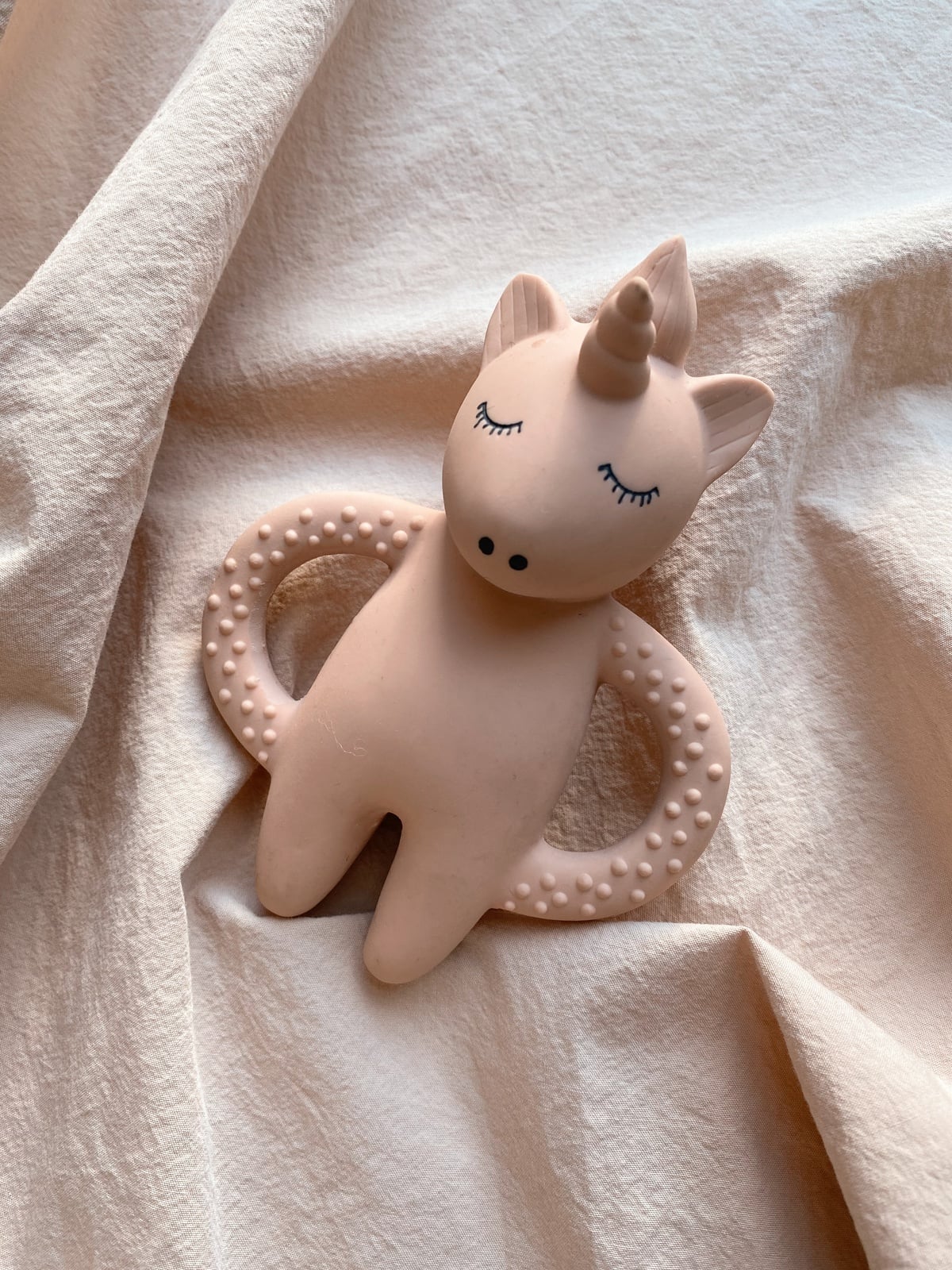 Konges Sløjd Teether Unicorn Rose