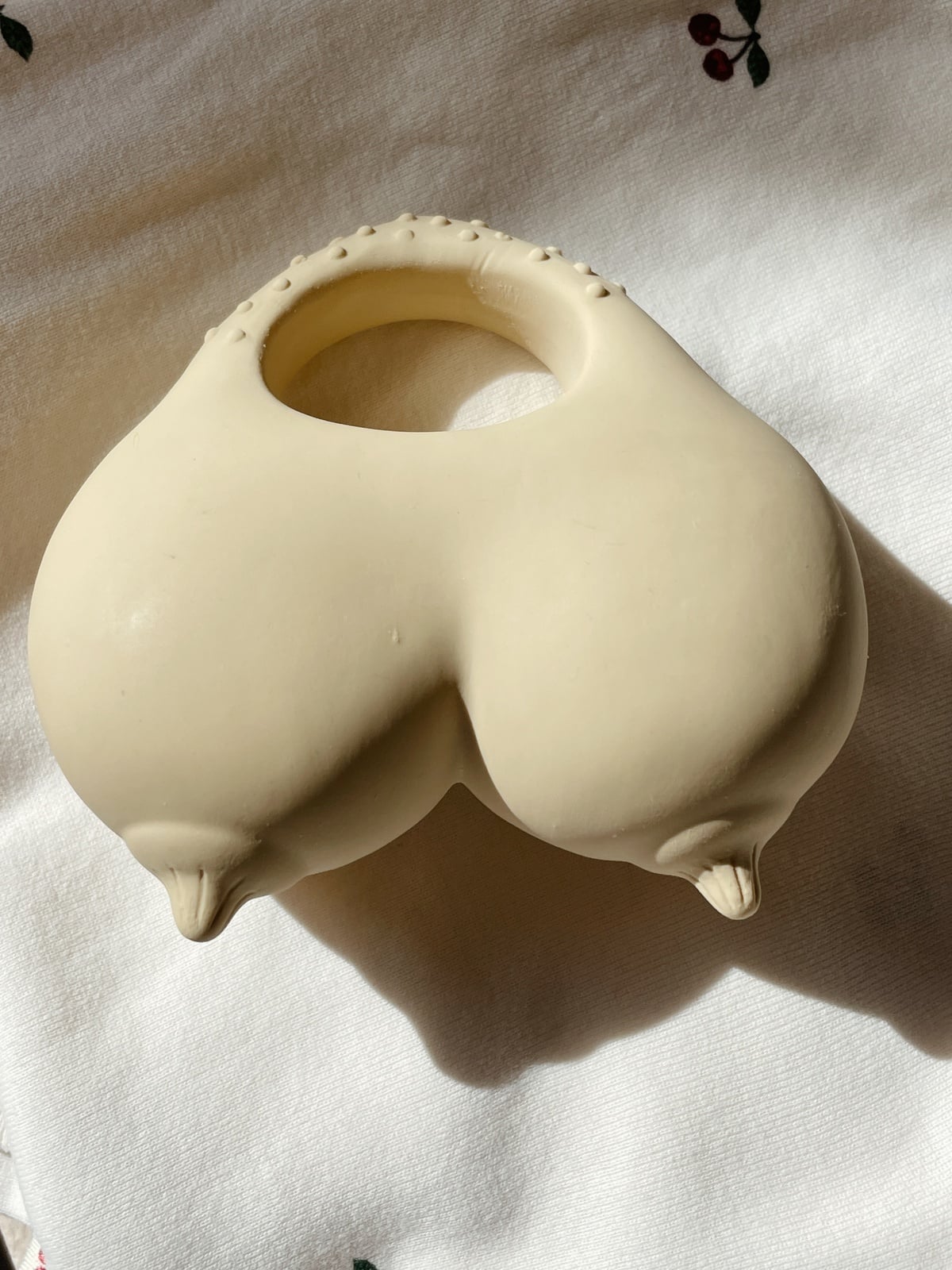 Konges Sløjd Babs Teether Creamy white