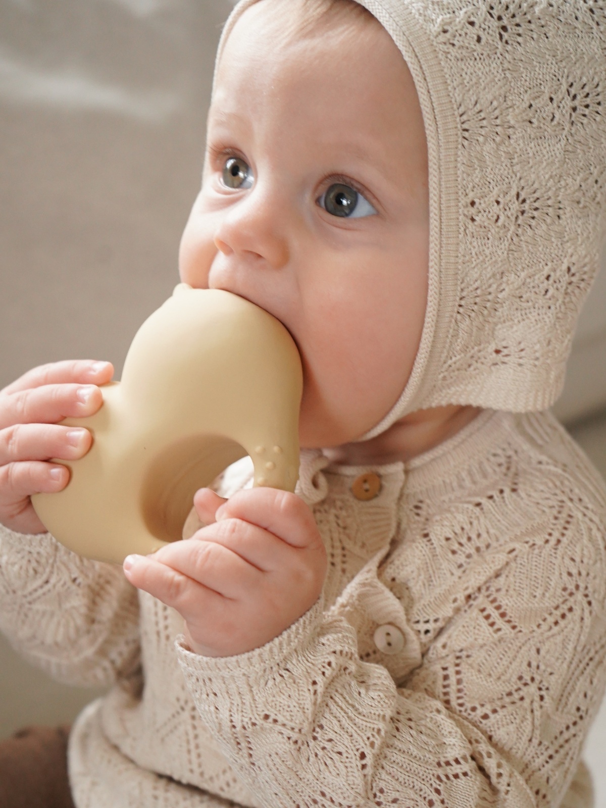 Konges Sløjd Babs Teether Creamy white