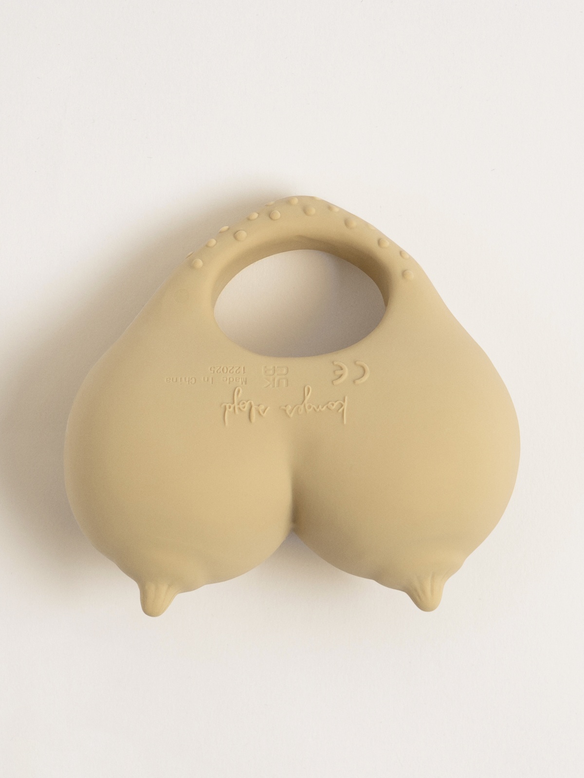 Konges Sløjd Babs Teether Creamy white