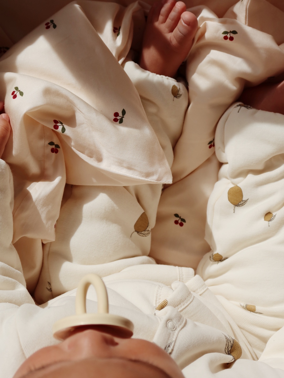 Konges Sløjd Newborn Onesie with Hood Lemon