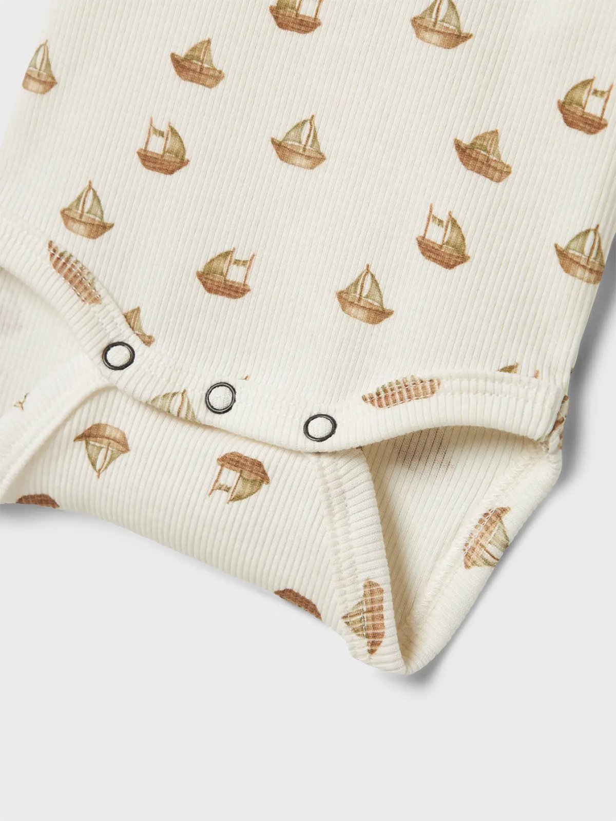 Lil- Atelier Lavo Eni Short Sleeve Slim Body Coconut Milk BOAT