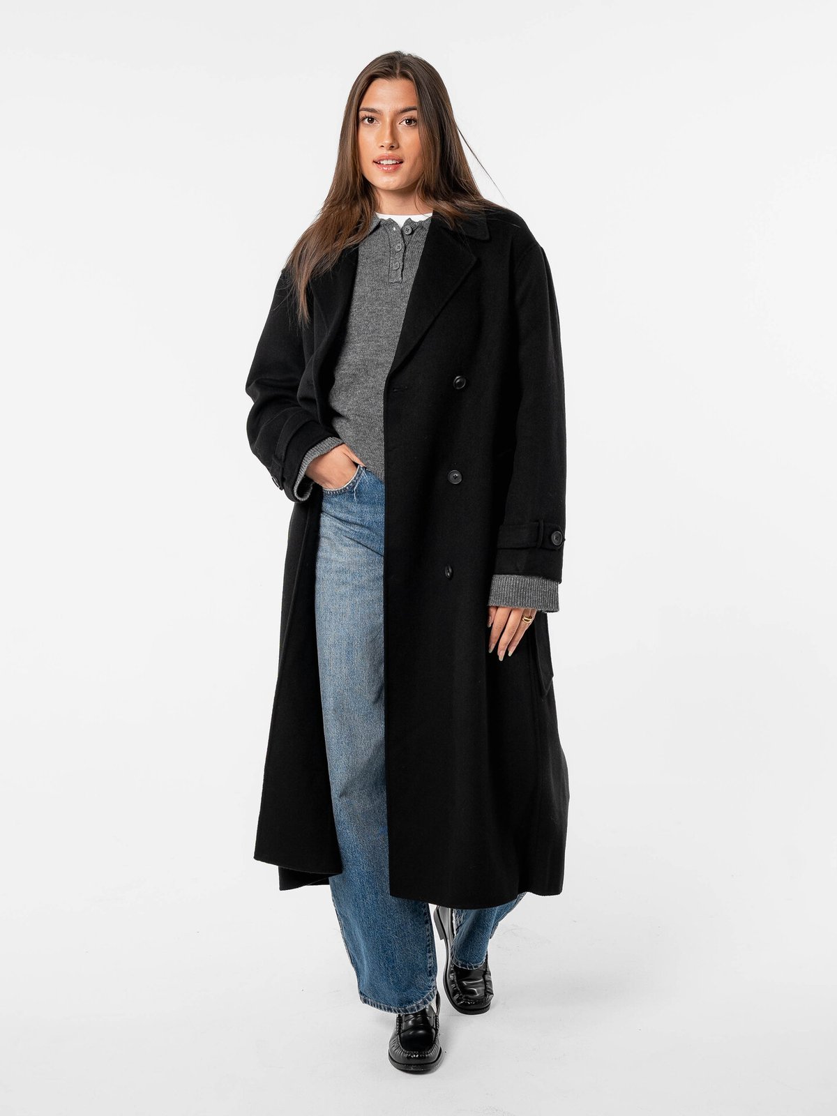 Løøv Elm Long Coat Black