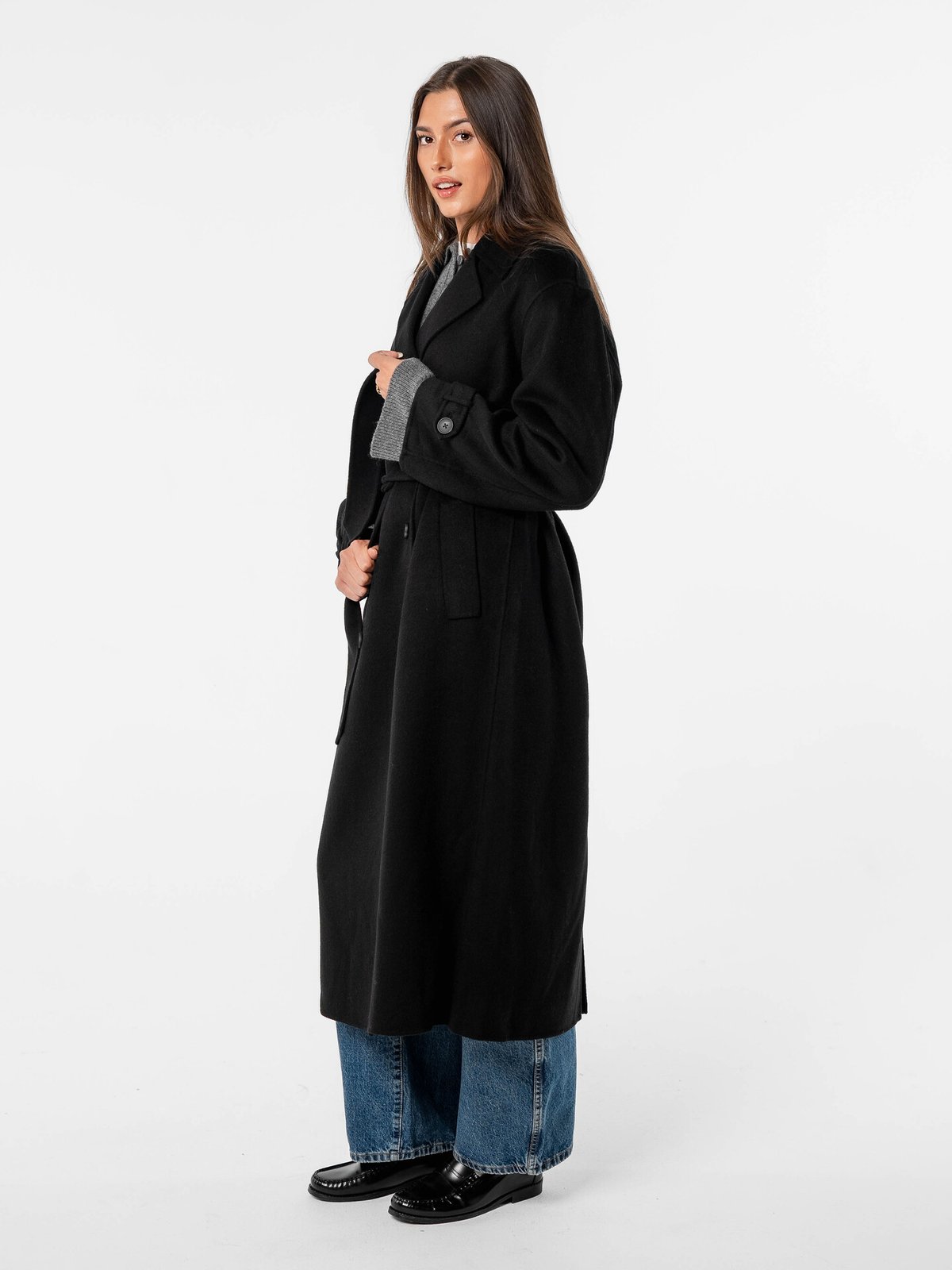 Løøv Elm Long Coat Black